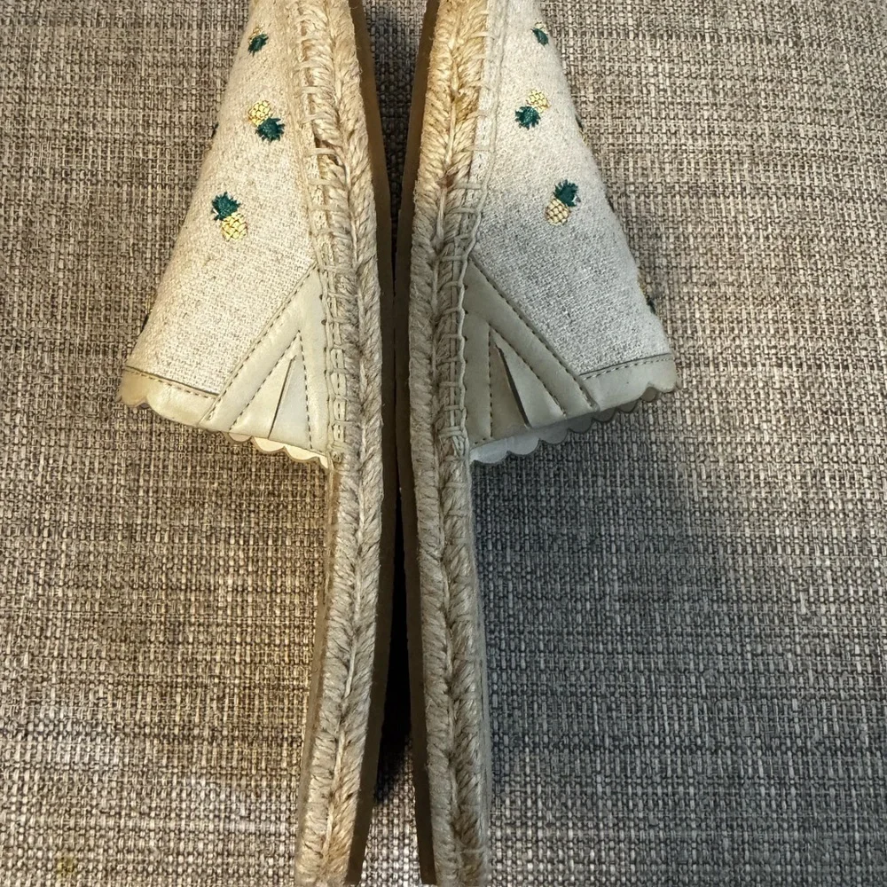 Kate Spade “Rosie Pineapple” Flats Size 8.5B